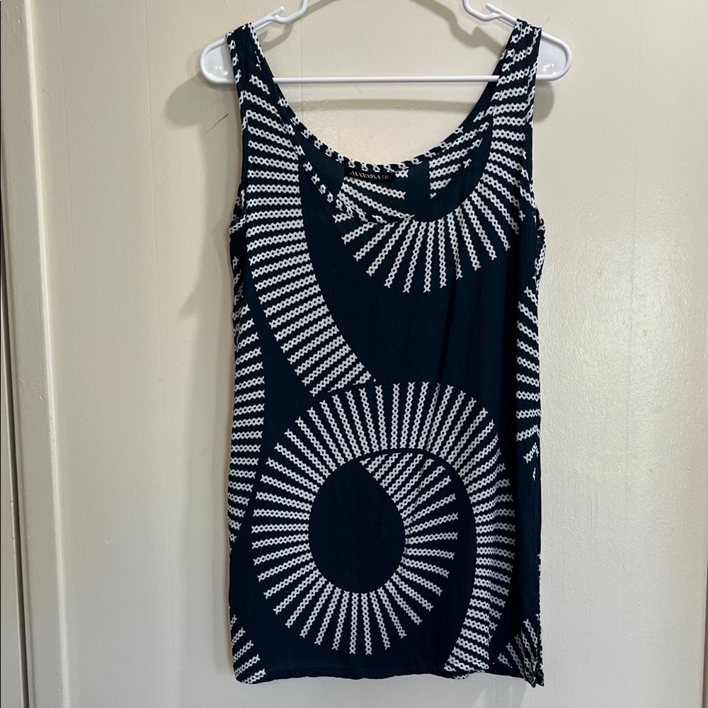 Manaola Black and White Crop Top